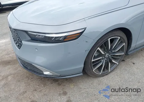 2024 Honda Accord Hybrid Touring z USA, uszkodzony, nr VIN 1HGCY2F87RA050594